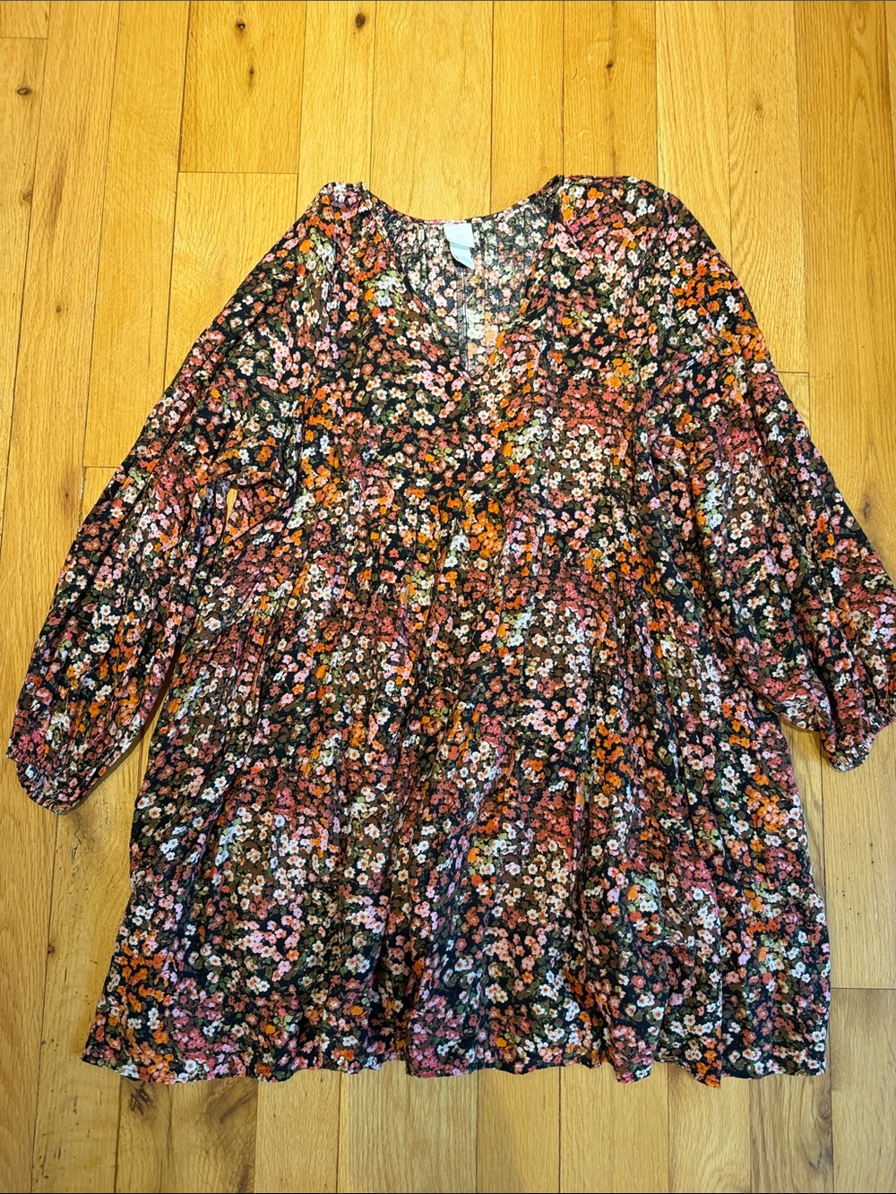H&M Wide-cut Floral Dress Size Medium - C1-331